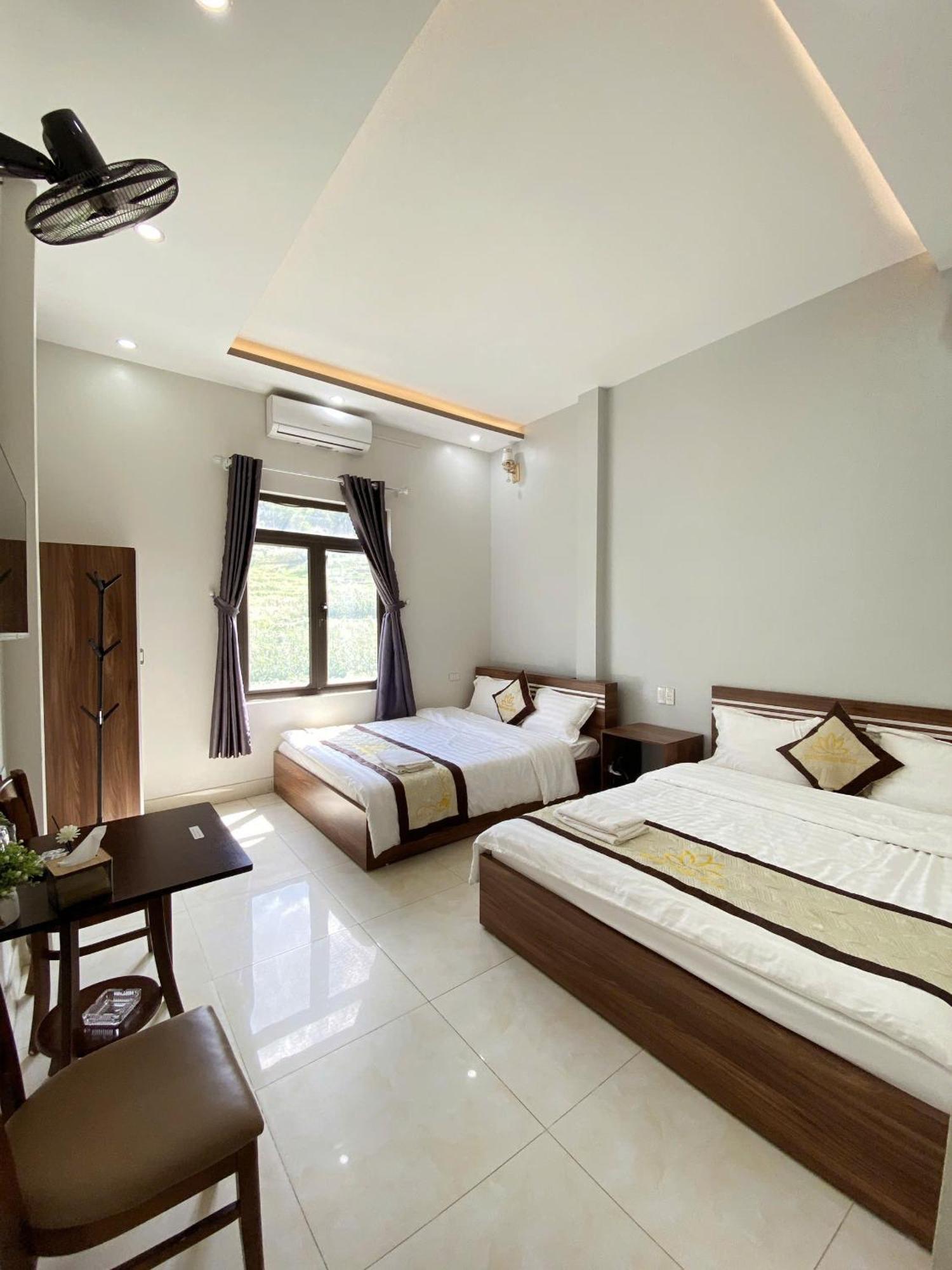 Nhà Nghỉ QUANG TRUNG Dong Van (Ha Giang) Exterior foto