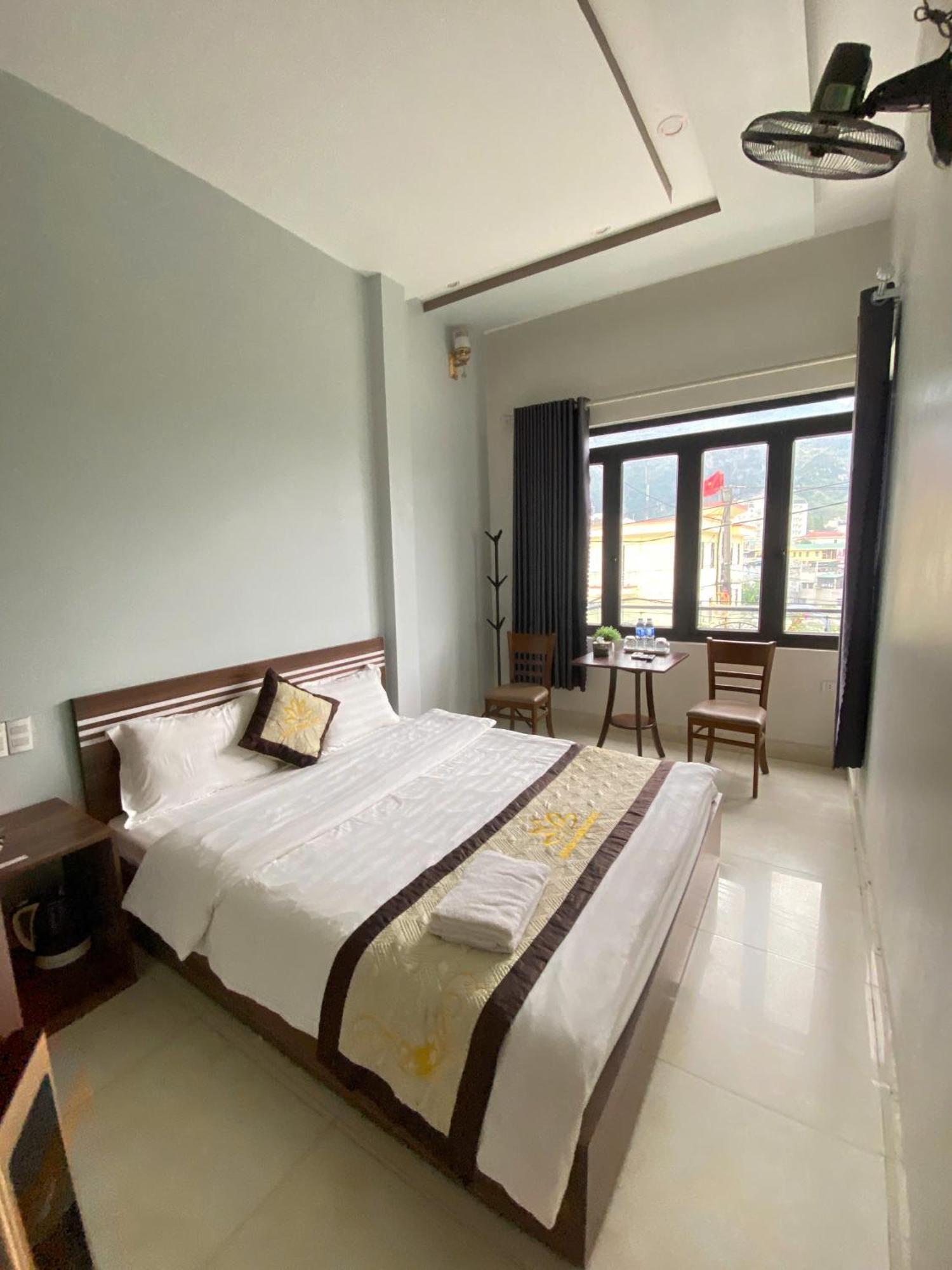 Nhà Nghỉ QUANG TRUNG Dong Van (Ha Giang) Exterior foto